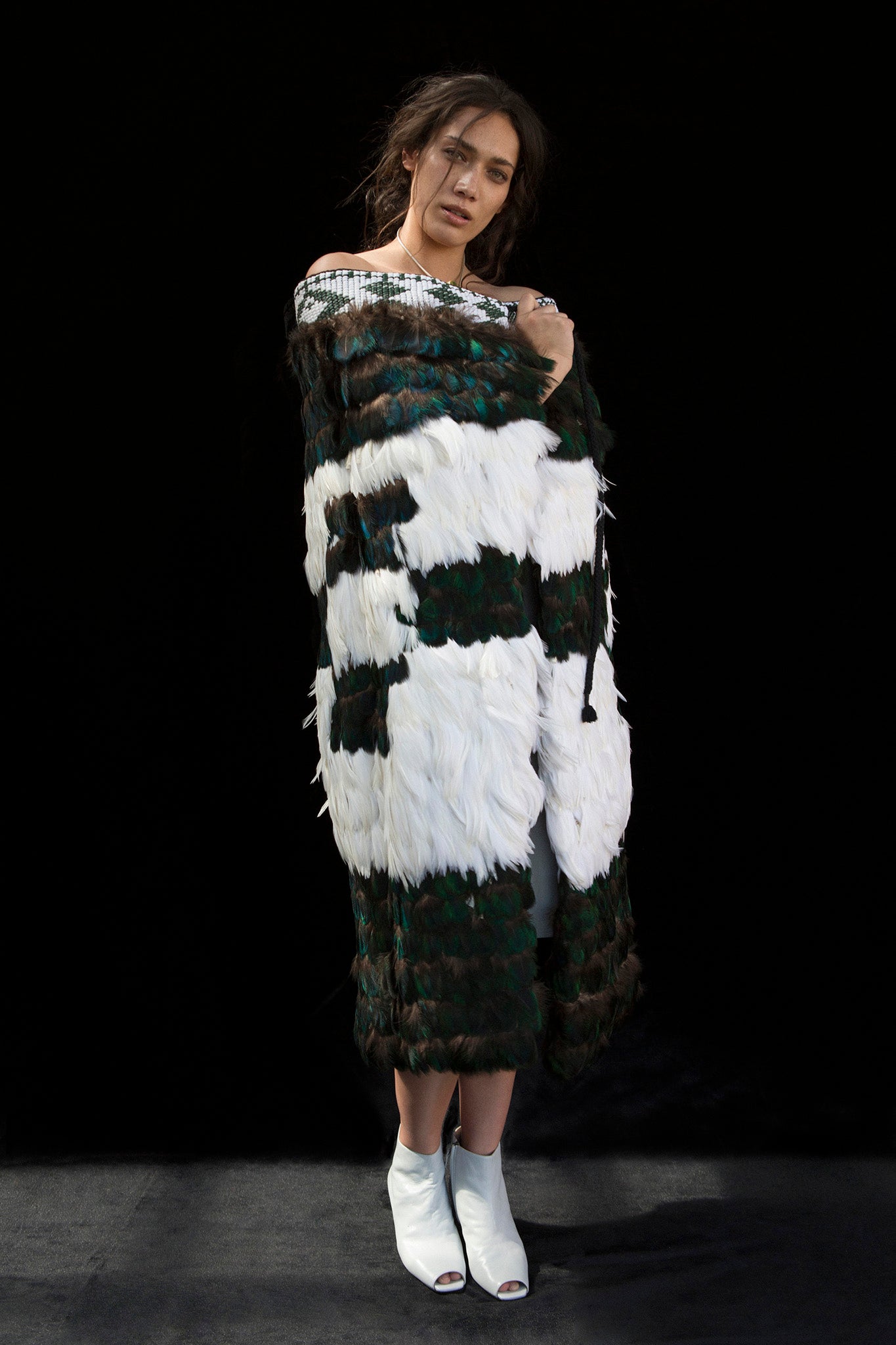 Contemporary Kaakahu full length full feather